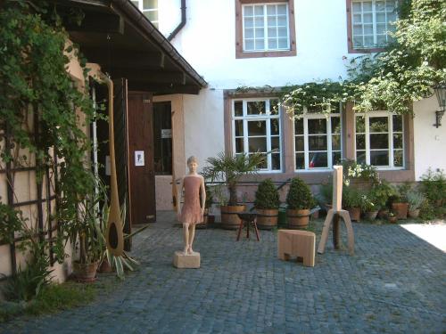 Dotări, Historischer Adelshof am Marktplatz, Atelier 70 m² in Weinheim Dotări, Historischer Adelshof am Marktplatz, Atelier 70 m² in Weinheim