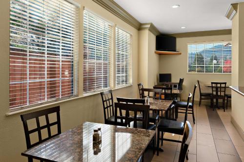 Food and beverages, Best Western Willits Inn in Willits Food and beverages, Best Western Willits Inn in Willits