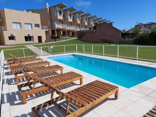 مسبح, Departamento Naposta y Tres Picos in Sierra De La Ventana مسبح, Departamento Naposta y Tres Picos in Sierra De La Ventana