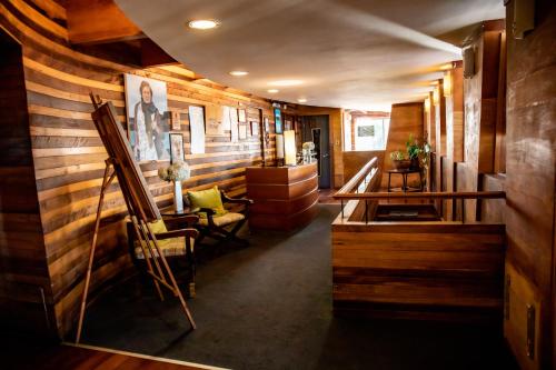 Lobby, Hosteria Entre Lagos in Puyehue Lobby, Hosteria Entre Lagos in Puyehue