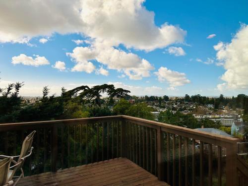 Kilátás, San Leandro Studio in San Leandro (Kalifornia) Kilátás, San Leandro Studio in San Leandro (Kalifornia)