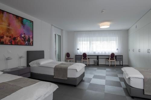 "The Freddie Mercury" Hotel in 蒙特勒市中心 "The Freddie Mercury" Hotel in 蒙特勒市中心