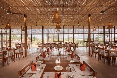 Restaurant, Sanctuary-Chitwan National Park in Kumarwarti Restaurant, Sanctuary-Chitwan National Park in Kumarwarti