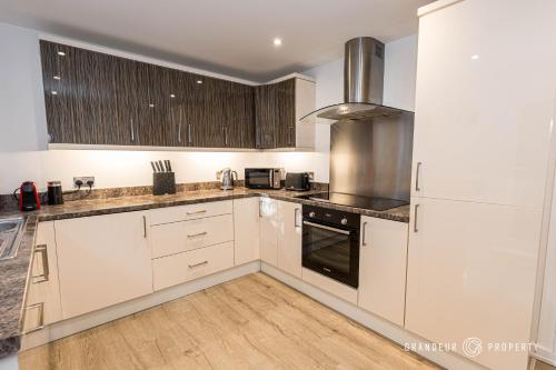 The Hideaway by Grandeur Property in Talbot and Branksome Woods The Hideaway by Grandeur Property in Talbot and Branksome Woods
