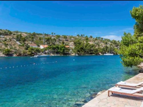 Strand, Design&Art Seafront Villa in Lozisca Strand, Design&Art Seafront Villa in Lozisca