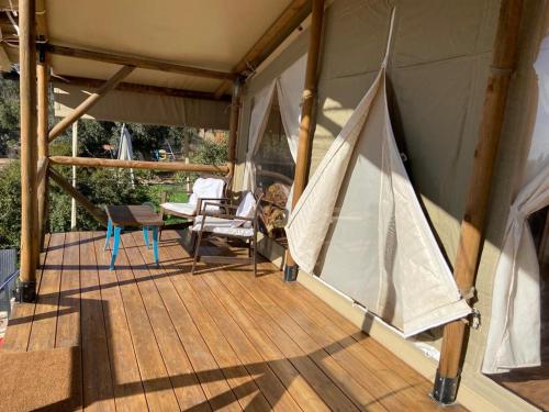 Balcony/terrace, למדבר- חווית גלמפינג במדבר in Hatsavim Balcony/terrace, למדבר- חווית גלמפינג במדבר in Hatsavim