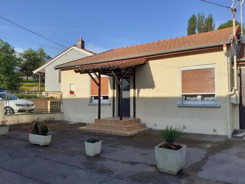 Gîte Lunéville, 2 pièces, 4 personnes - FR-1-584-180 (Petite maison renovee proche centre Luneville, jardin, barbecue, parking privatif, a 30 min de Nancy) in Luneville Gîte Lunéville, 2 pièces, 4 personnes - FR-1-584-180 (Petite maison renovee proche centre Luneville, jardin, barbecue, parking privatif, a 30 min de Nancy) in Luneville