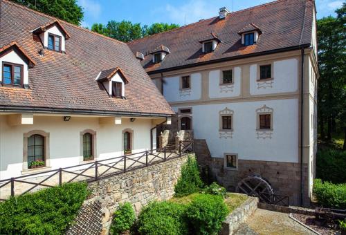 Penzion Šiškův mlýn (Penzion Siskuv mlyn) in ฮอตกา Penzion Šiškův mlýn (Penzion Siskuv mlyn) in ฮอตกา