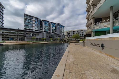 Waterfront Canal, 2 Bedroom Apartment