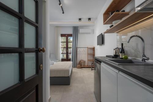 Eleon Suites & Apartments in ชาลคิดีคี Eleon Suites & Apartments in ชาลคิดีคี