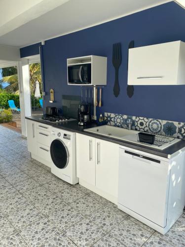 L Orchidée Bleue, bas de villa, vue mer, piscine privée (L Orchidee Bleue, bas de villa, vue mer, piscine privee) in Sainte Anne L Orchidée Bleue, bas de villa, vue mer, piscine privée (L Orchidee Bleue, bas de villa, vue mer, piscine privee) in Sainte Anne