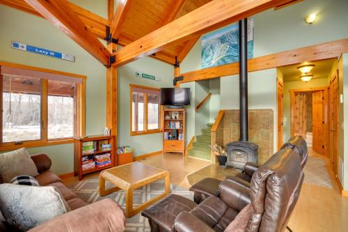 Off The Beaten Path Cabin with Mtn Views and Hot Tub in Columbus (Montana) Off The Beaten Path Cabin with Mtn Views and Hot Tub in Columbus (Montana)