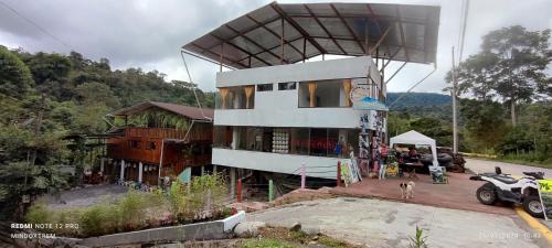 A szálláshely kívülről, Mindoxtrem Birds in Mindo A szálláshely kívülről, Mindoxtrem Birds in Mindo