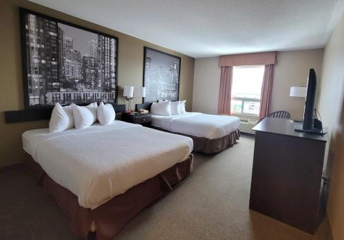Super 8 by Wyndham Barrie South in Barrie Super 8 by Wyndham Barrie South in Barrie