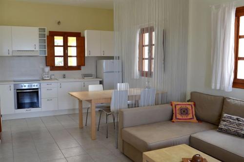 مطبخ, Absolute peace north villa by the volcanic slopes in Panagia Kalou مطبخ, Absolute peace north villa by the volcanic slopes in Panagia Kalou
