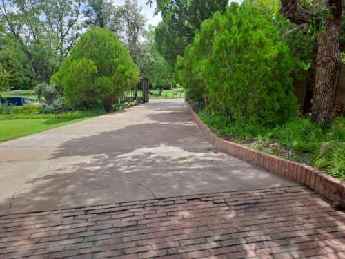 Dusky Sunbird Room near Upington Airport Dusky Sunbird Room near Upington Airport