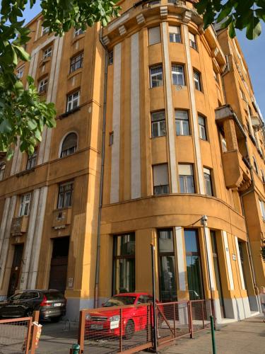 Riverside Gem in the city center