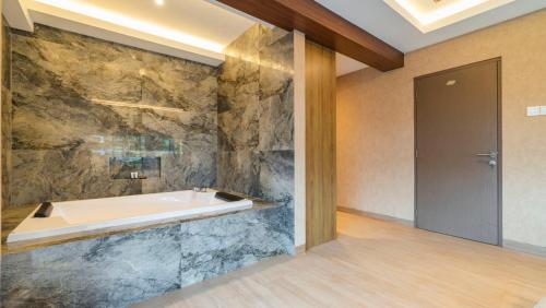 سبا, City of Aventus Hotel - Denpasar in دنباسار سبا, City of Aventus Hotel - Denpasar in دنباسار