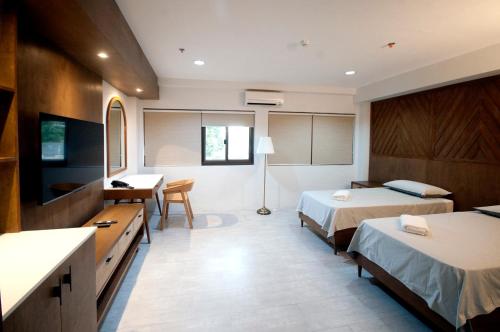 Hotel Lucca in Legazpi Hotel Lucca in Legazpi