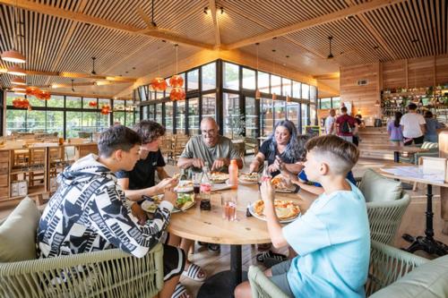 Camping de Paris in Bois de Boulogne Camping de Paris in Bois de Boulogne