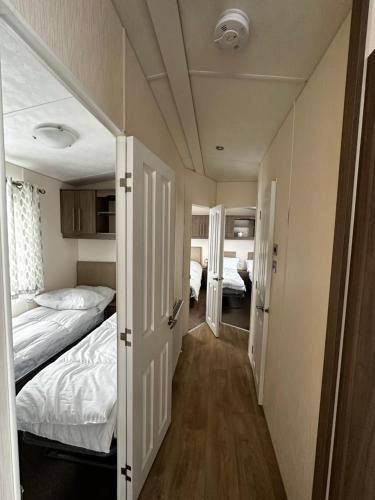 Lovely caravan at Martello Beach Holiday Park Sv14