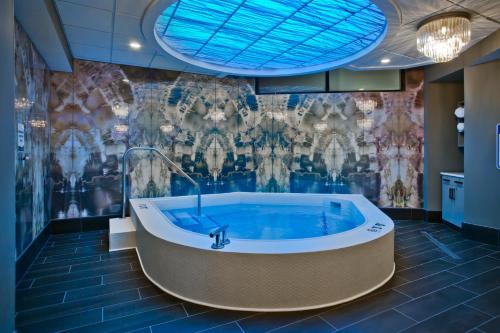 Whirlpool, Walker's Bluff Casino Resort in Carbondale (IL) Whirlpool, Walker's Bluff Casino Resort in Carbondale (IL)