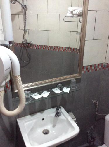 This photo about Hotel Paname Clichy shared on HyHotel.com