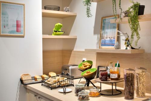Food and beverages, Teneo Apparthotel Bordeaux Maritime in Bacalan Food and beverages, Teneo Apparthotel Bordeaux Maritime in Bacalan