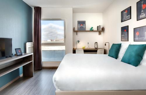 Teneo Apparthotel Bordeaux Maritime near La Cite du Vin Teneo Apparthotel Bordeaux Maritime near La Cite du Vin