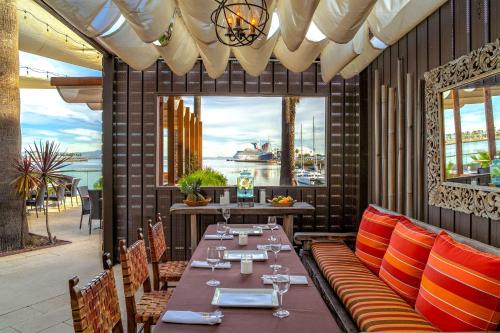 Facilities, Hotel Maya in Long Beach Facilities, Hotel Maya in Long Beach