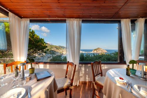 Kilátás, Punta Chiarito Resort in Sant'Angelo Kilátás, Punta Chiarito Resort in Sant'Angelo