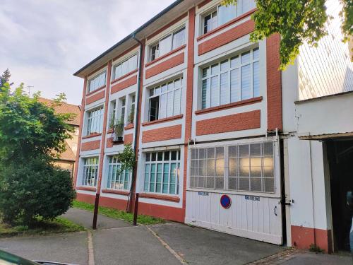 Industriel F3 Appartement in Thann Industriel F3 Appartement in Thann