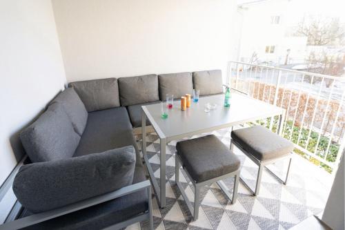 バルコニー/テラス, Exklusive 2,5 Zimmer Wohnung in シュテックボルン バルコニー/テラス, Exklusive 2,5 Zimmer Wohnung in シュテックボルン