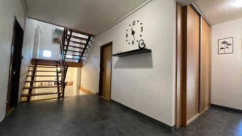 Apartmány chata Samoty (Apartmany chata Samoty) in เซเลซนา รูดา Apartmány chata Samoty (Apartmany chata Samoty) in เซเลซนา รูดา