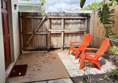 Cozy Garden Bungalow - Pets/Parking/Beach in Wilton Manors Cozy Garden Bungalow - Pets/Parking/Beach in Wilton Manors