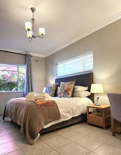 Spacious Sea View Apartment - Load-shedding free !