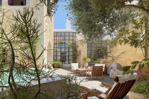 Historic Venetian Castle ideal for family events!