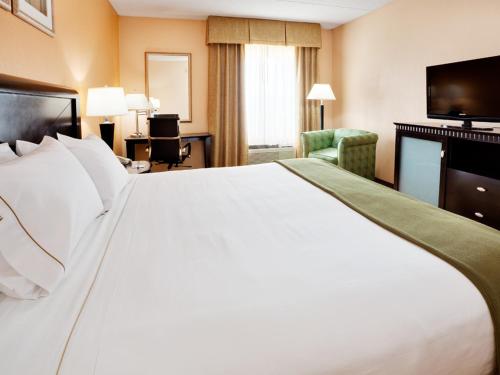 Baymont by Wyndham East Windsor Bradley Airport in East Windsor Baymont by Wyndham East Windsor Bradley Airport in East Windsor