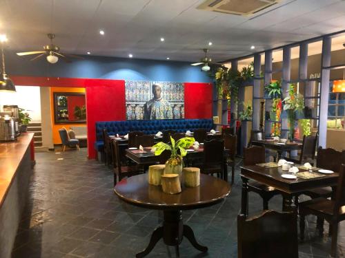 Restaurant, Elephant Springs Hotel and Apartments in Bela Bela Restaurant, Elephant Springs Hotel and Apartments in Bela Bela