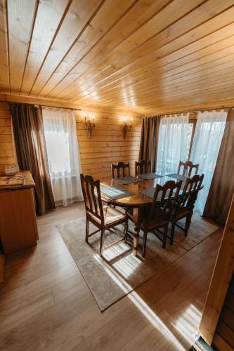 Poiana Bradului Complex Hotelier & Restaurant in ซิวกานา Poiana Bradului Complex Hotelier & Restaurant in ซิวกานา