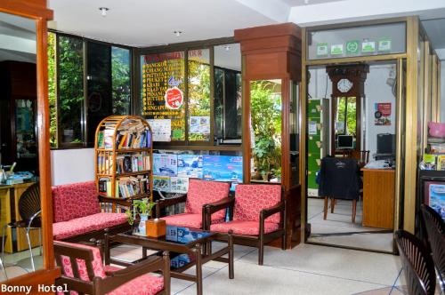 Lobby, Bonny Hotel - 4 Floors - No Elevator in Lamai Lobby, Bonny Hotel - 4 Floors - No Elevator in Lamai
