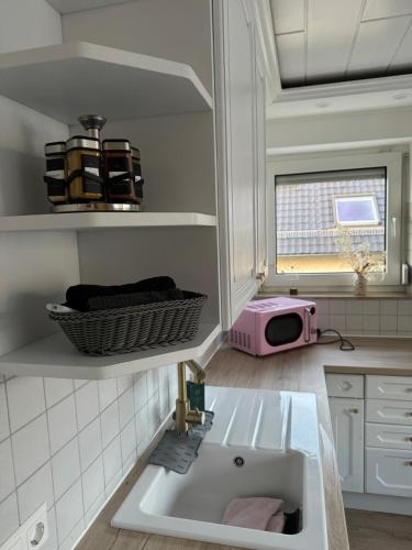 Konyha, Ferienwohnung Weinbergglück Appartement 1 mit Terrasse (Ferienwohnung Weinberggluck Appartement 1 mit Terrasse) in Lauda-Königshofen Konyha, Ferienwohnung Weinbergglück Appartement 1 mit Terrasse (Ferienwohnung Weinberggluck Appartement 1 mit Terrasse) in Lauda-Königshofen