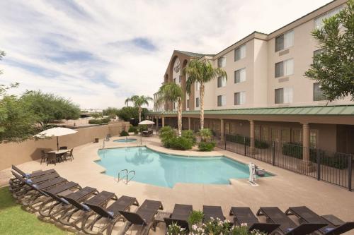 Swimming pool, Country Inn & Suites by Radisson, Mesa, AZ in East Mesa Swimming pool, Country Inn & Suites by Radisson, Mesa, AZ in East Mesa
