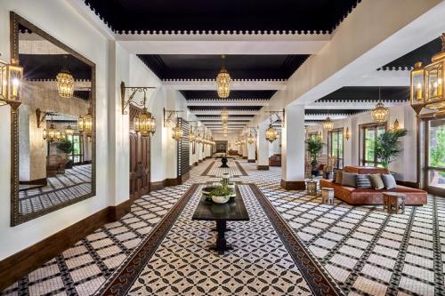 ออมนิ สก๊อตเดล รีสอร์ต แอนด์ สปา แอท มอนเตลูเซีย (Omni Scottsdale Resort & Spa at Montelucia) in พาราไดซ์แวลเลย์ ออมนิ สก๊อตเดล รีสอร์ต แอนด์ สปา แอท มอนเตลูเซีย (Omni Scottsdale Resort & Spa at Montelucia) in พาราไดซ์แวลเลย์