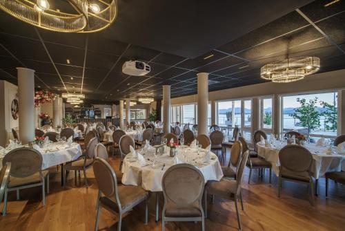 Comida y bebida, Molde Fjordstuer - By Classic Norway Hotels in Molde City Center Comida y bebida, Molde Fjordstuer - By Classic Norway Hotels in Molde City Center