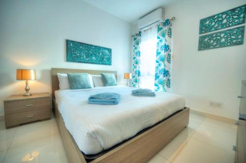 Modern, large 3bedroom, spectacular views GOSLM-9