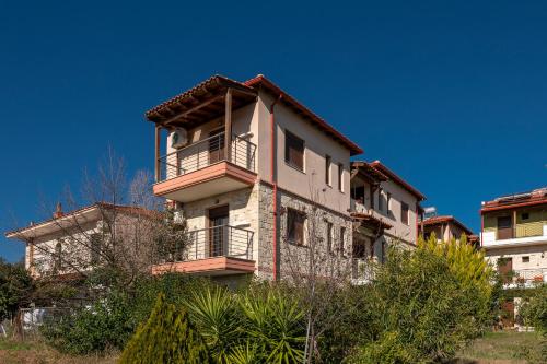Eleon Suites & Apartments in ชาลคิดีคี Eleon Suites & Apartments in ชาลคิดีคี
