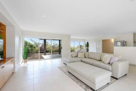 The Rest Retreat Getaway 15 Mins to CBD 3 Bed in Kingston The Rest Retreat Getaway 15 Mins to CBD 3 Bed in Kingston