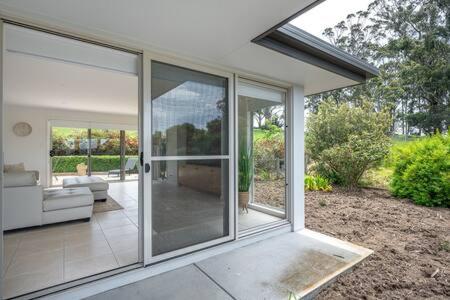 The Rest Retreat Getaway 15 Mins to CBD 3 Bed in Kingston The Rest Retreat Getaway 15 Mins to CBD 3 Bed in Kingston