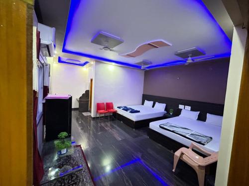 Guestroom, SAMRAT HOME STAY in Hospet Guestroom, SAMRAT HOME STAY in Hospet